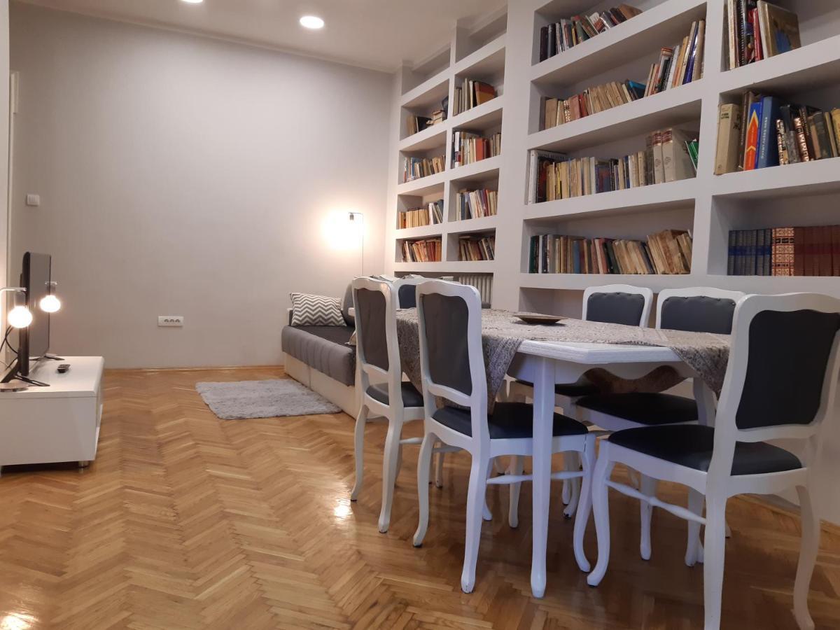 Downtown apartment in walk zone with 3 bedrooms&garage Novi Sad Buitenkant foto