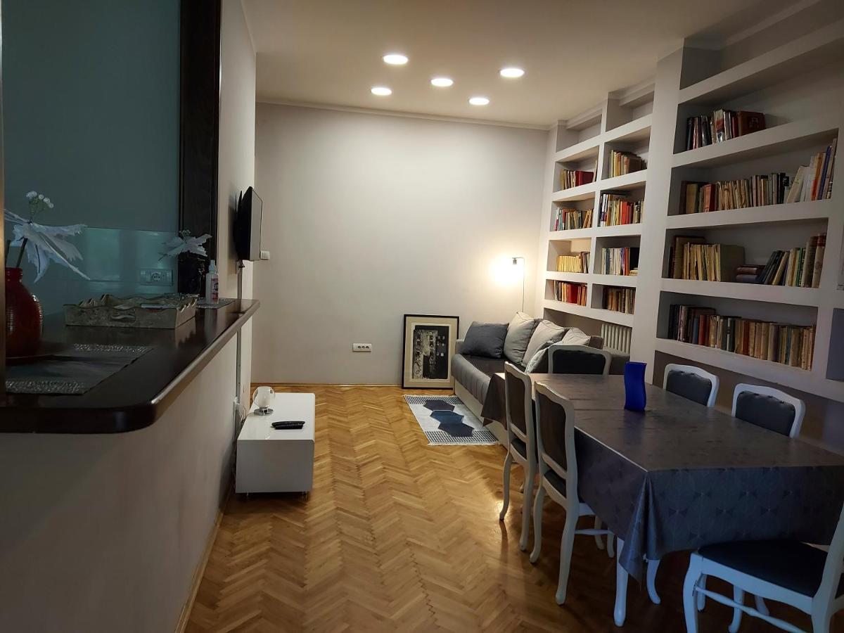 Downtown apartment in walk zone with 3 bedrooms&garage Novi Sad Buitenkant foto