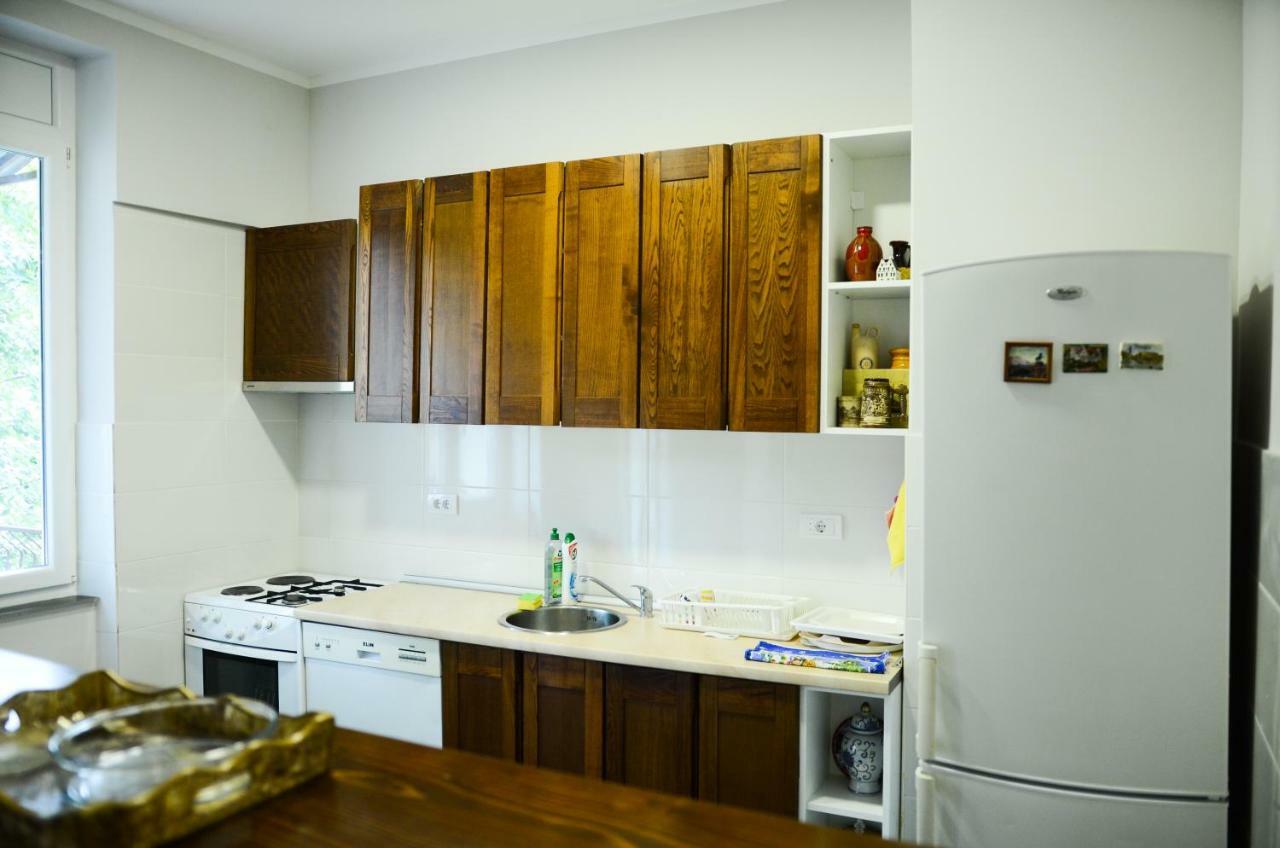 Downtown apartment in walk zone with 3 bedrooms&garage Novi Sad Buitenkant foto