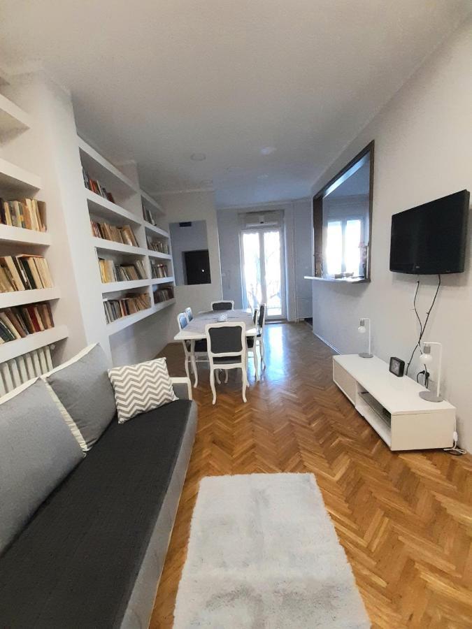 Downtown apartment in walk zone with 3 bedrooms&garage Novi Sad Buitenkant foto