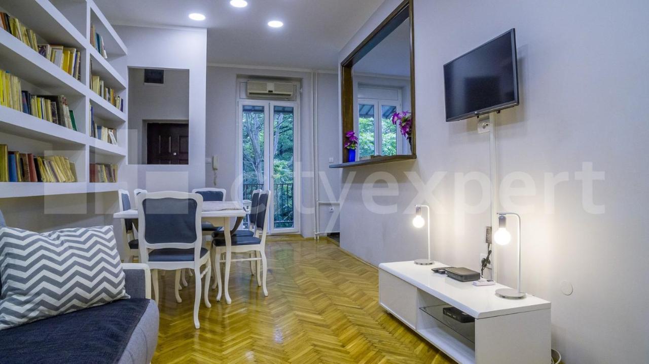 Downtown apartment in walk zone with 3 bedrooms&garage Novi Sad Buitenkant foto