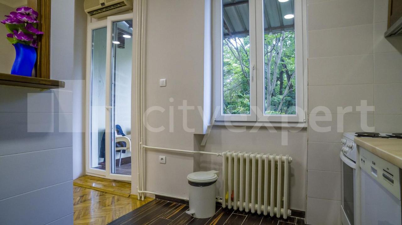 Downtown apartment in walk zone with 3 bedrooms&garage Novi Sad Buitenkant foto