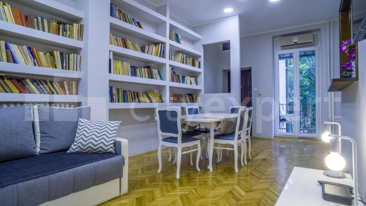 Downtown apartment in walk zone with 3 bedrooms&garage Novi Sad Buitenkant foto